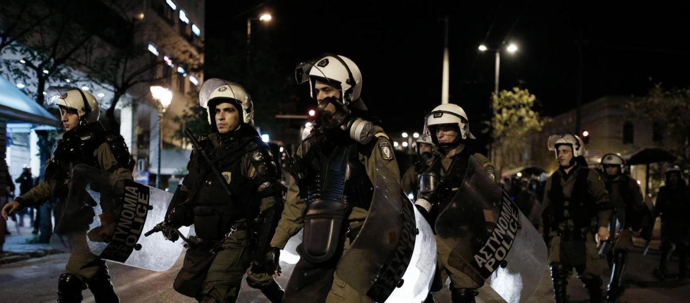 Άρον-άρον επιστρέφουν οι δυνάμεις ασφαλείας στα σύνορα - Τις είχαν αποσύρει για να κυνηγούν πολίτες στις πλατείες!